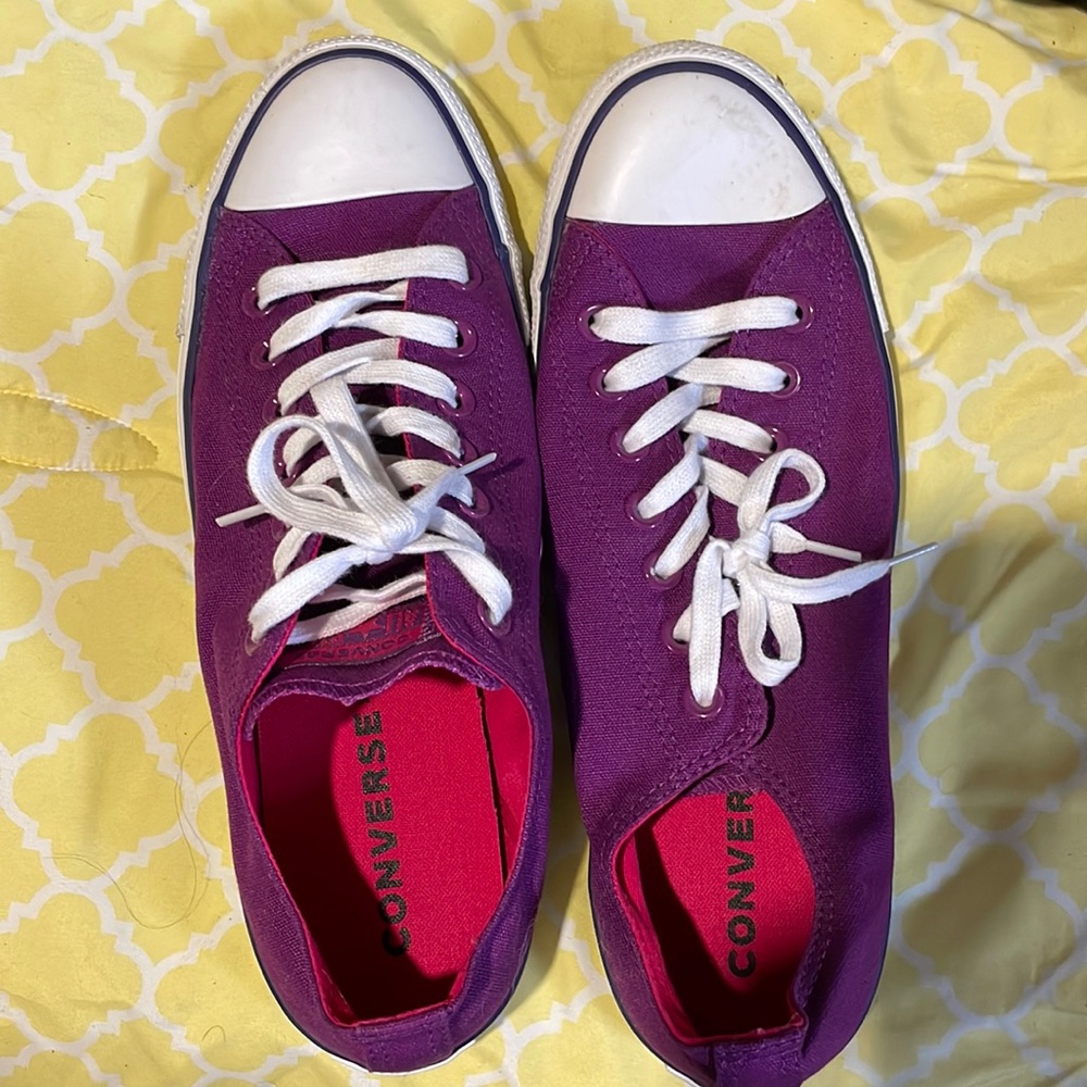 Woman’s converse great condition